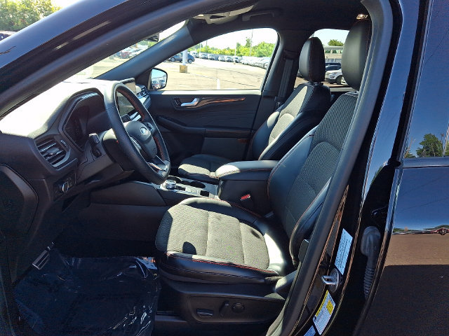 Certified 2023 Ford Escape ST-Line w/ Tech Pack #1 AWD/4WD image 13