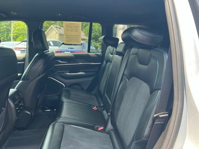 Used 2023 Jeep Grand Cherokee Trailhawk AWD/4WD image 18