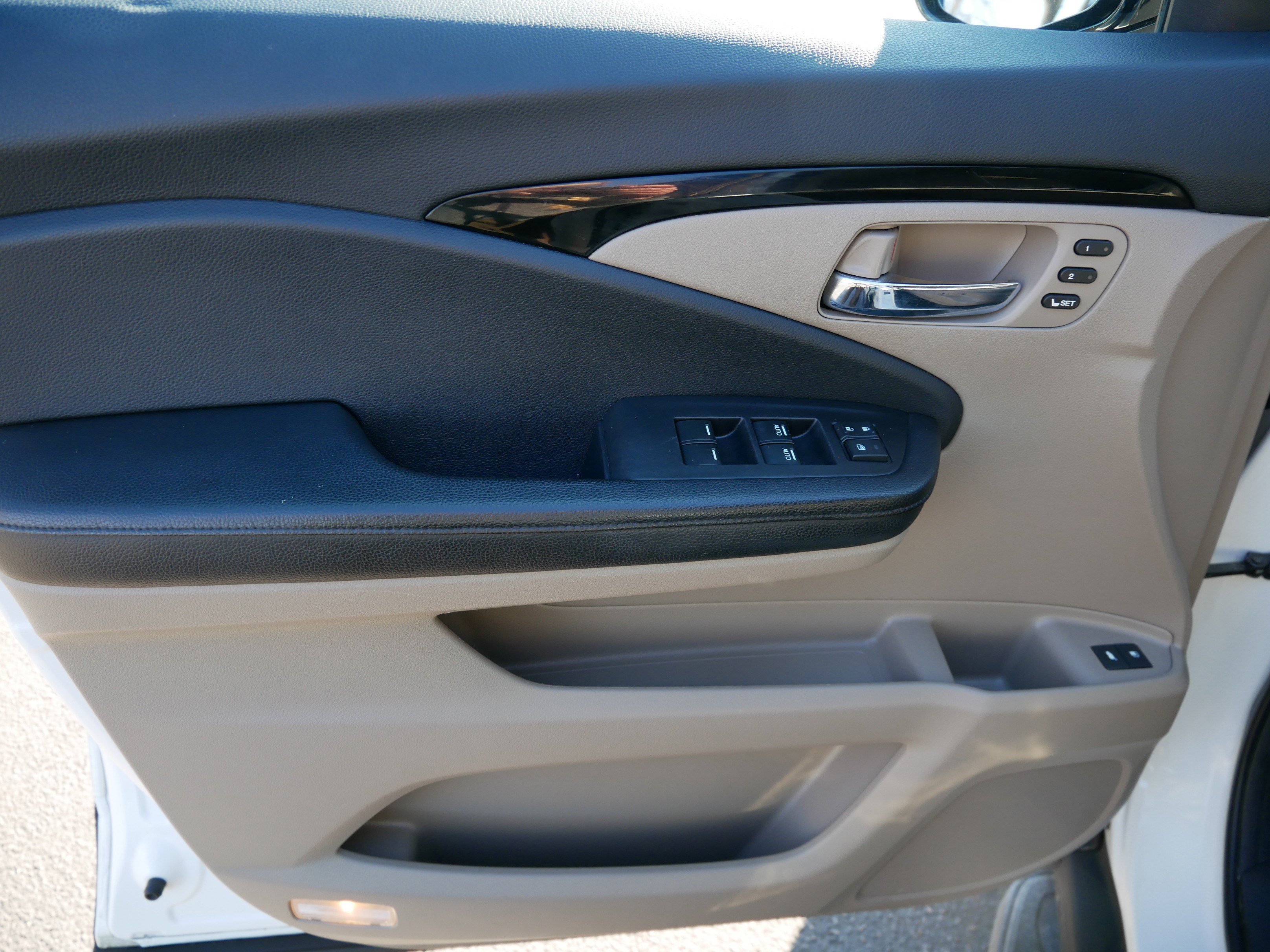 Used 2017 Honda Pilot Touring image 30