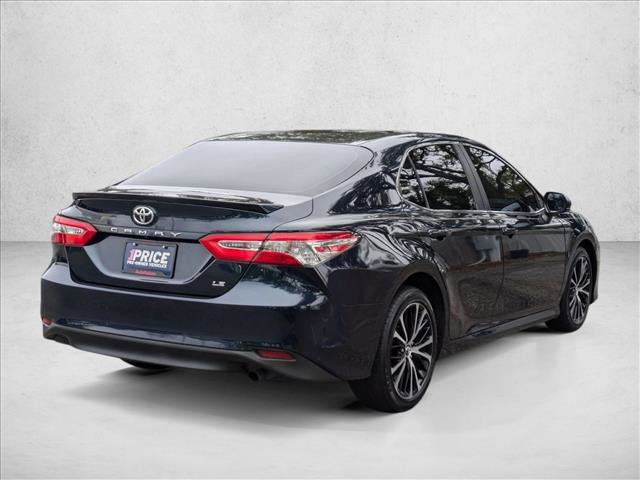 Used 2018 Toyota Camry LE image 5