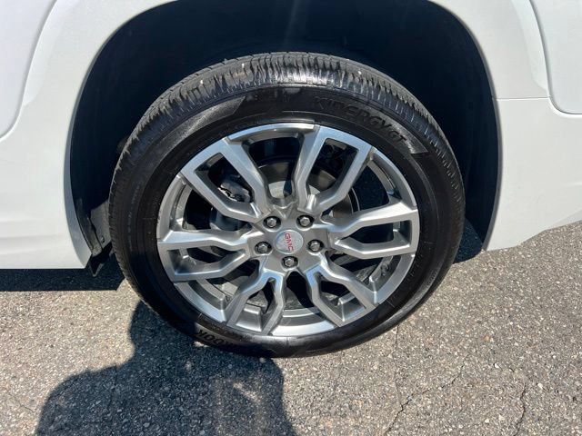 Used 2024 GMC Terrain Denali w/ Denali Premium Package AWD/4WD image 11