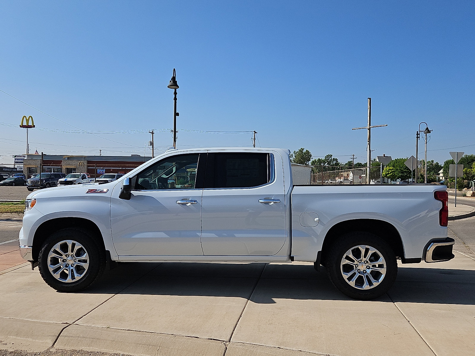 New 2026 Chevrolet Silverado 1500 LTZ w/ LTZ Premium Package AWD/4WD image 2