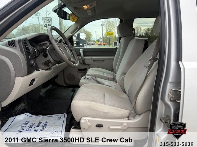 Used 2011 GMC Sierra 3500 SLE w/ SLE Preferred Package AWD/4WD image 11