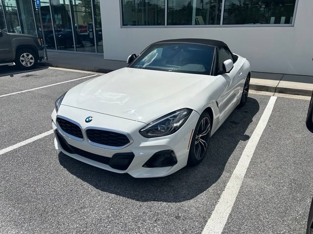Used 2023 BMW Z4 sDrive30i w/ Convenience Package RWD image 2