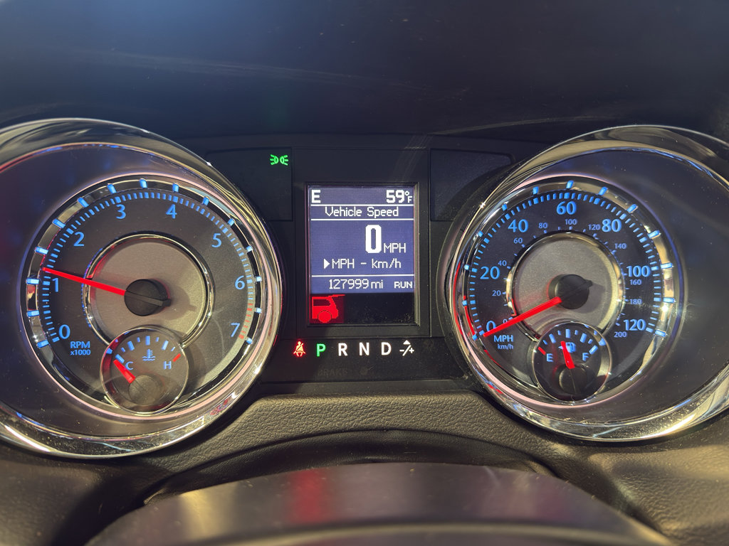 Used 2016 Chrysler Town & Country Touring FWD image 16