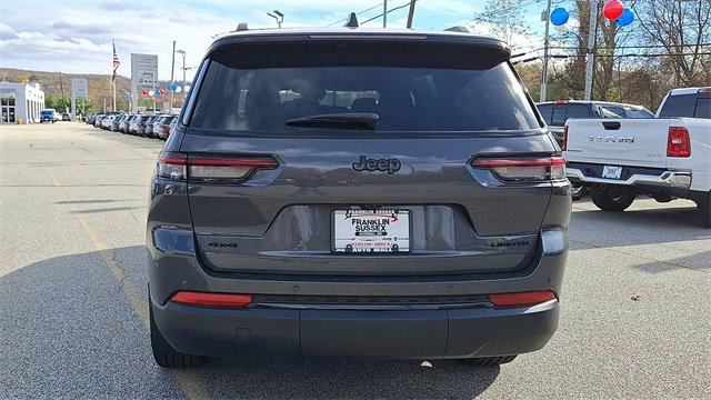 Used 2025 Jeep Grand Cherokee L Limited w/ Black Appearance Package image 7