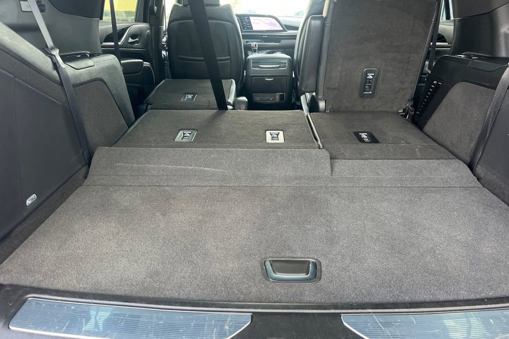 Used 2023 Cadillac Escalade Sport AWD/4WD image 16