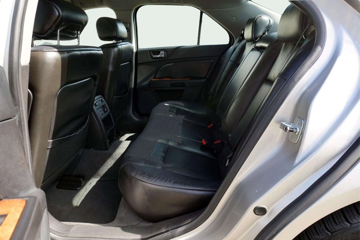 Used 2008 Cadillac STS w/ Preferred Equipment Group RWD image 16