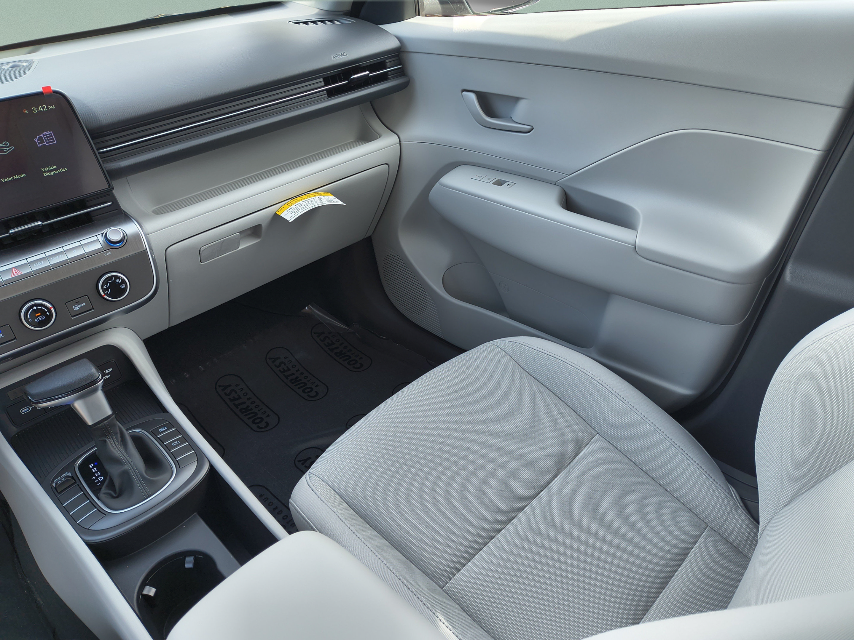 New 2027 Hyundai Kona SE FWD image 13