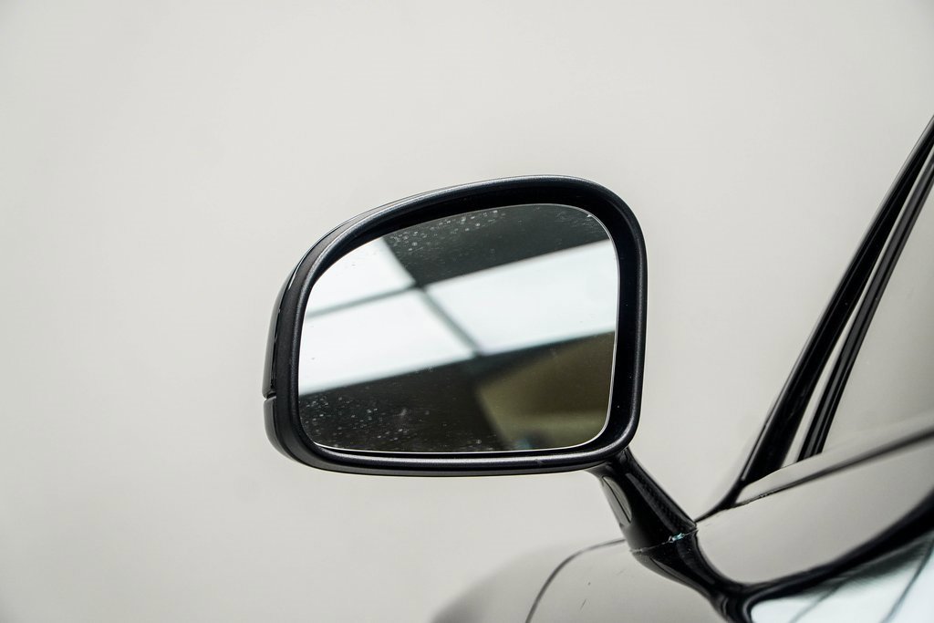 Used 2017 Aston Martin Vanquish Coupe image 18