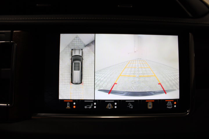 Used 2023 GMC Yukon Denali Ultimate AWD/4WD image 5
