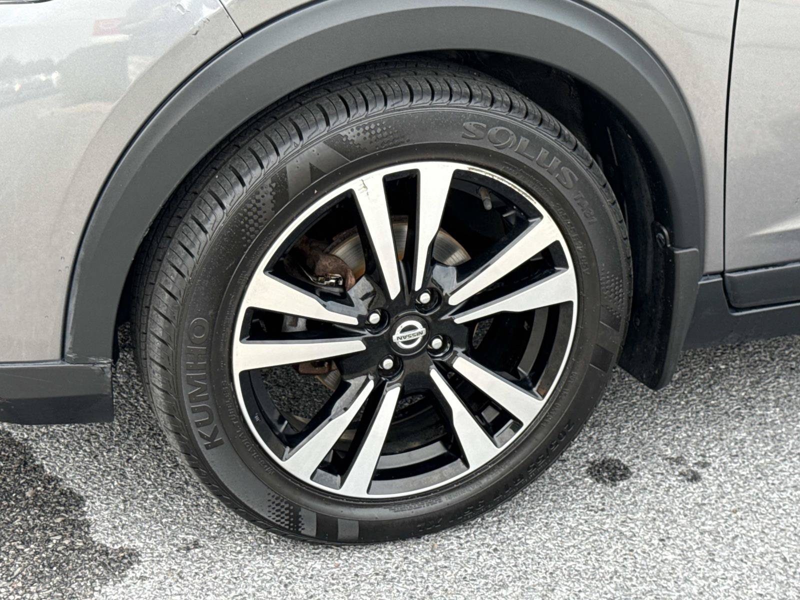 Used 2019 Nissan Kicks SV FWD image 7