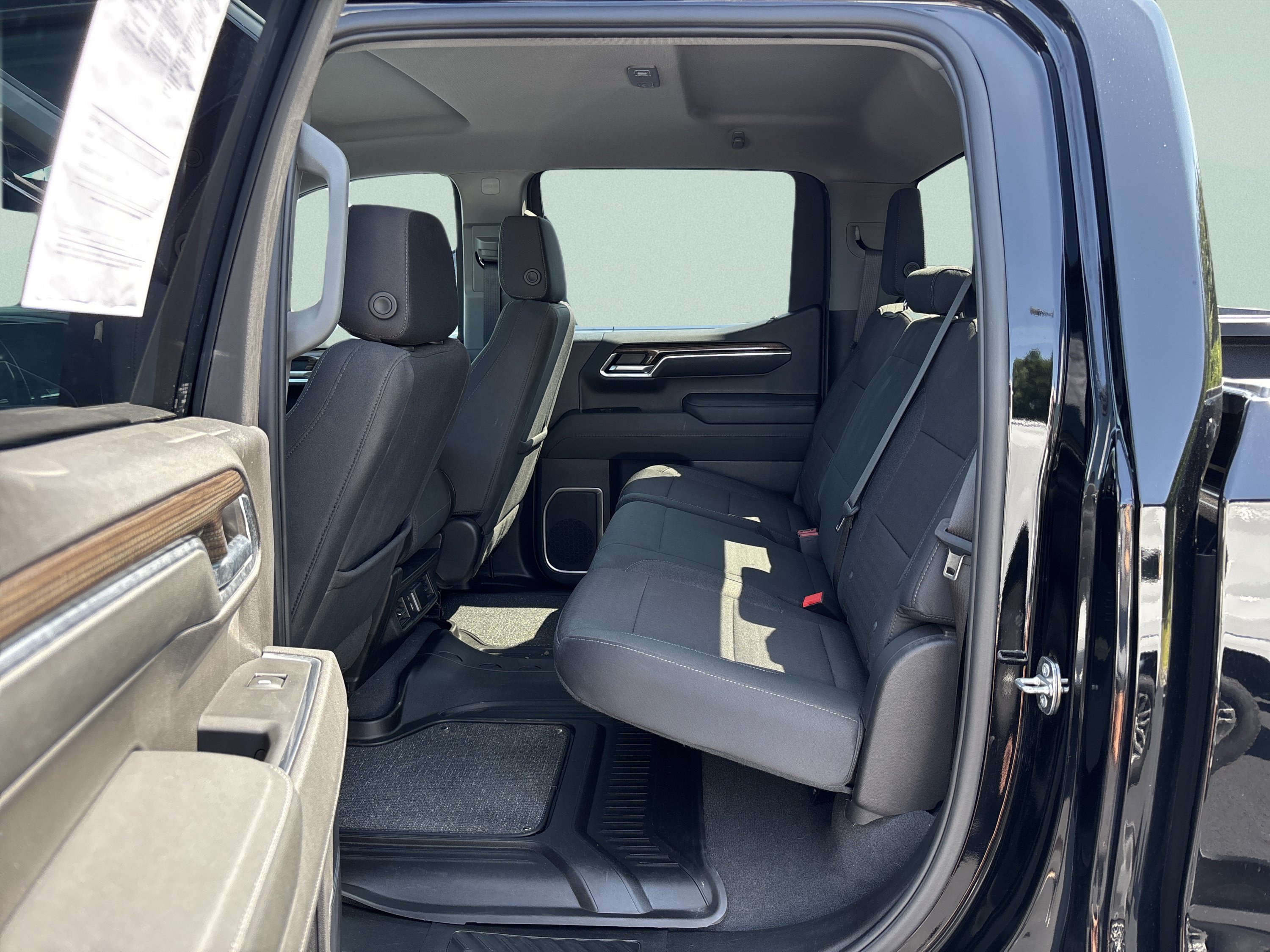 Used 2024 Chevrolet Silverado 1500 RST w/ Rally Edition AWD/4WD image 17