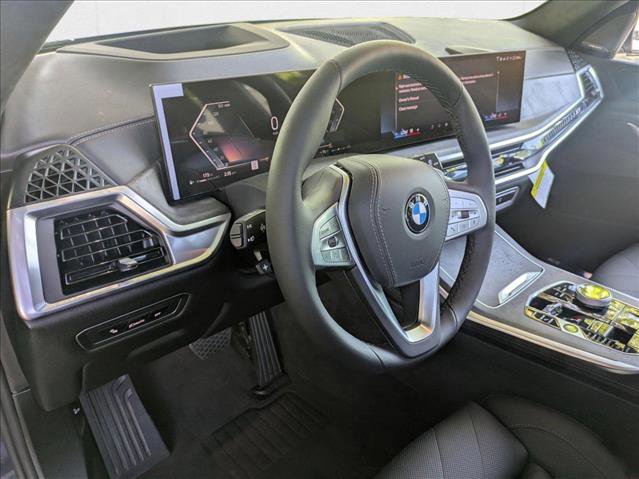 New 2026 BMW X7 xDrive40i w/ Premium Package image 3