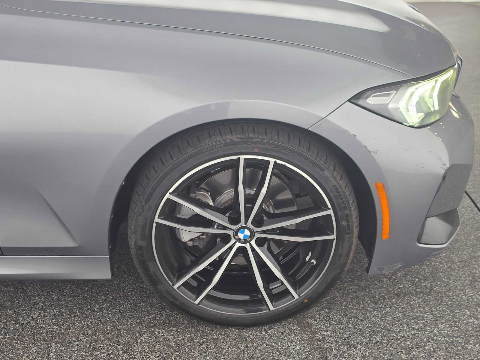 Used 2023 BMW 330i xDrive Sedan w/ M Sport Package AWD/4WD image 9