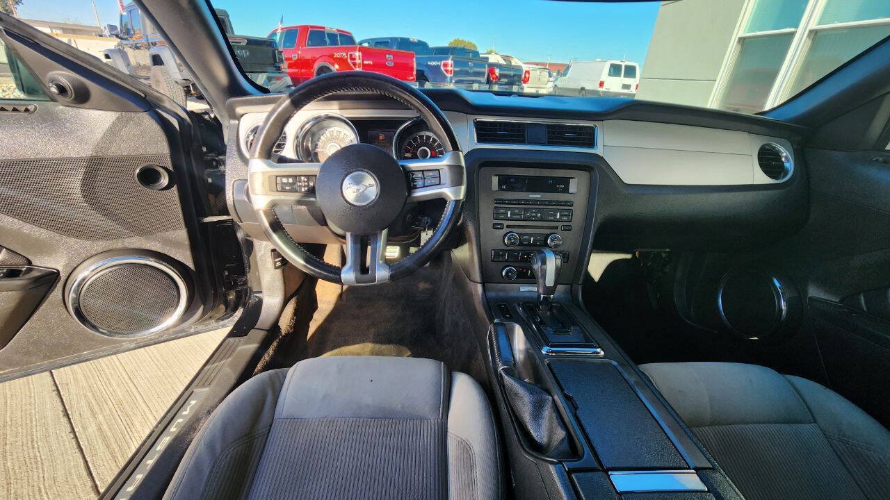 Used 2013 Ford Mustang Premium RWD image 12