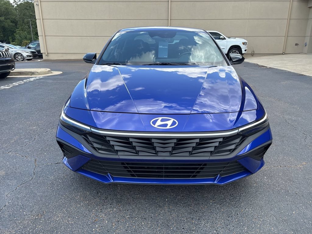 Certified 2025 Hyundai Elantra Sport FWD image 2