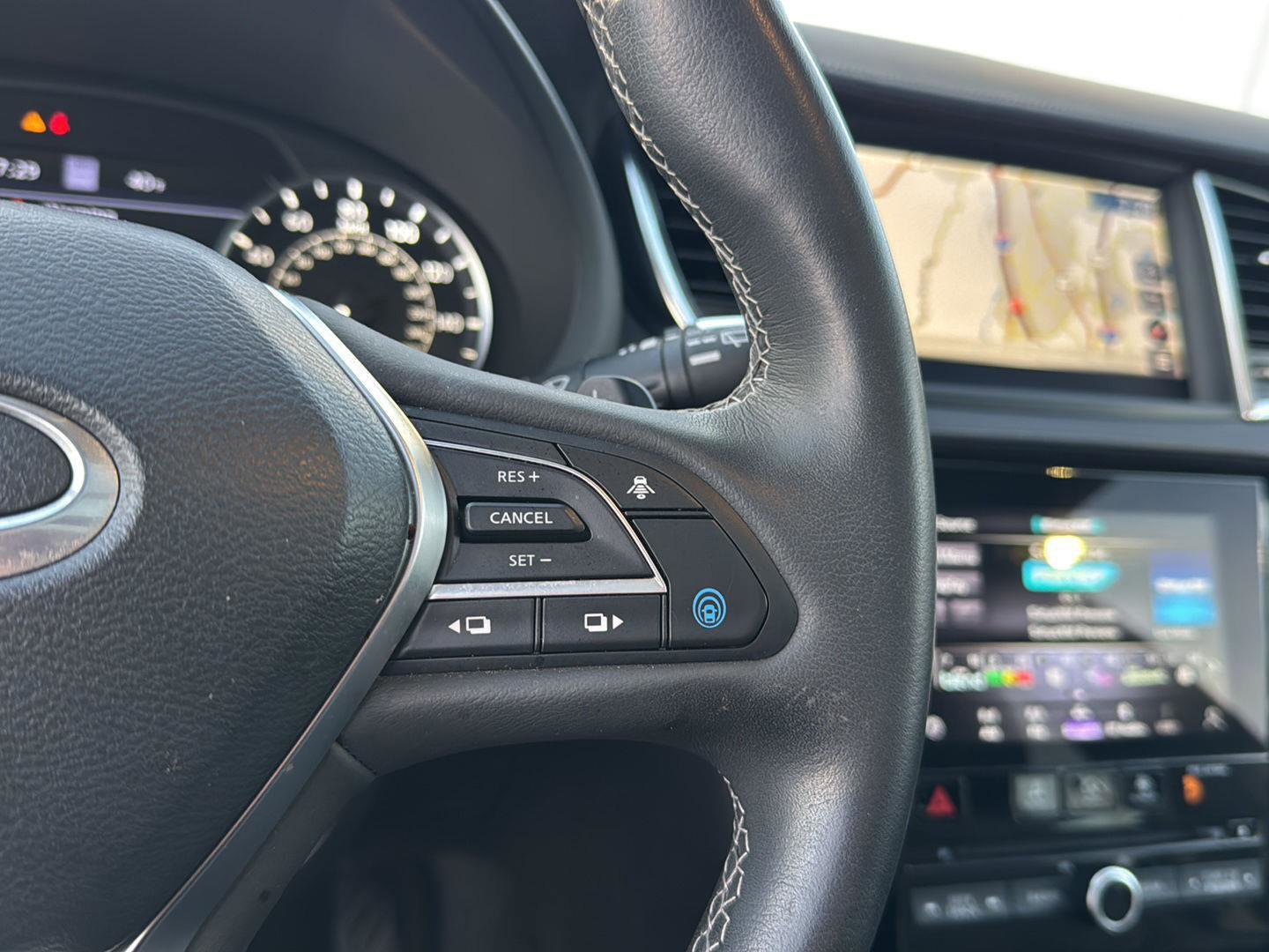 Used 2023 INFINITI QX50 Sensory w/ Accent Package image 19