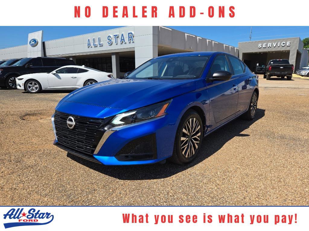 Used 2025 Nissan Altima 2.5 SV image 1