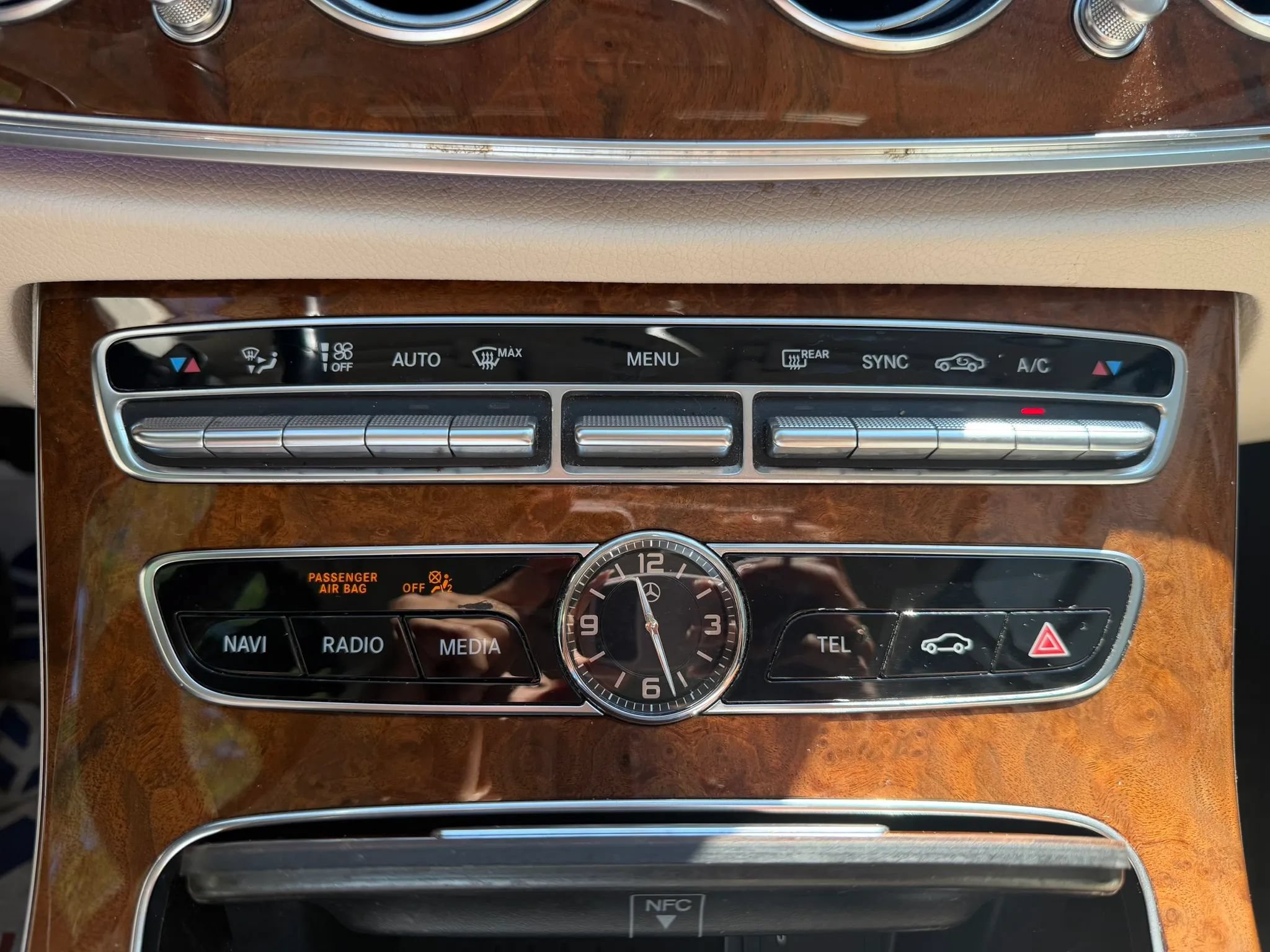 Used 2019 Mercedes-Benz E 300 4MATIC w/ Premium 1 Package image 32