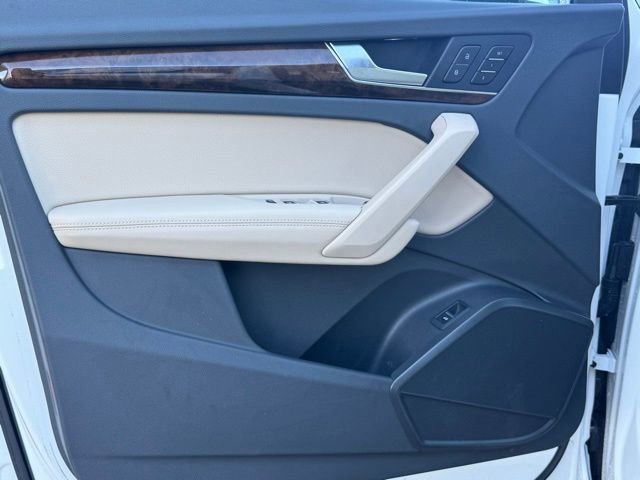 Used 2020 Audi Q5 2.0T Premium Plus image 16