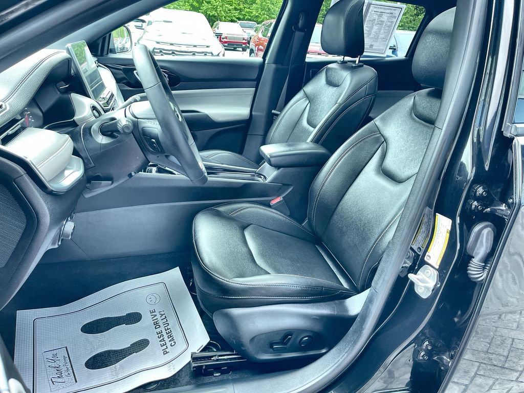 Used 2024 Jeep Compass Limited w/ Sun and Sound Group AWD/4WD image 19