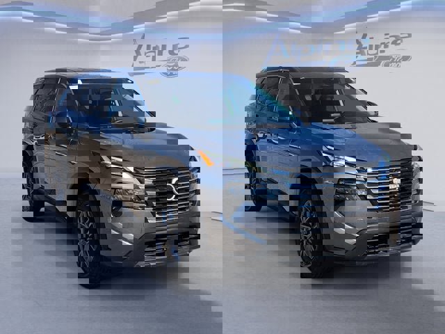 Used 2024 Nissan Rogue S image 7