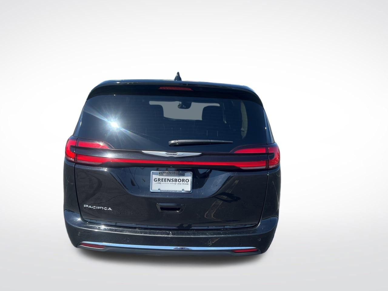 Used 2024 Chrysler Pacifica Touring-L image 4