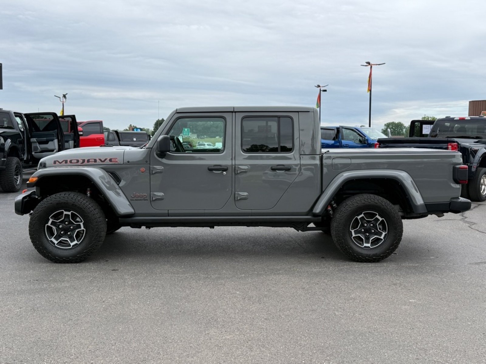 Used 2021 Jeep Gladiator Mojave w/ Uconnect 4C Nav & Sound Group AWD/4WD image 5