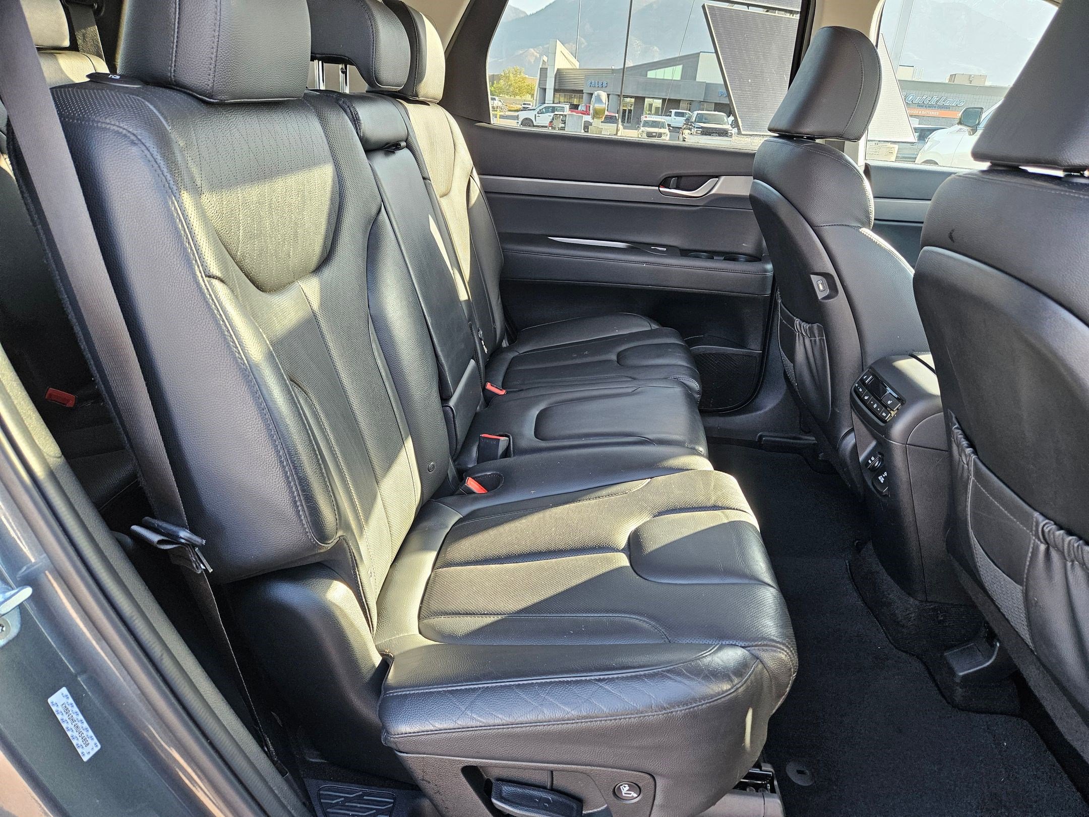 Used 2022 Hyundai Palisade SEL w/ 8P Bench Seat Package AWD/4WD image 31