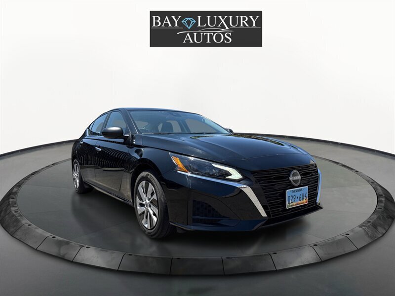 Used 2024 Nissan Altima 2.5 S image 3