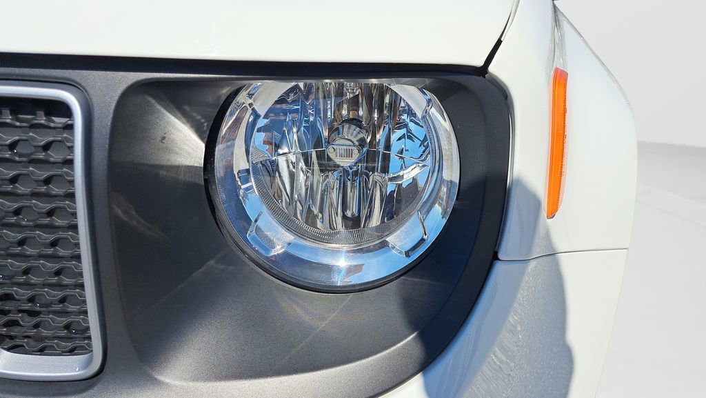 Used 2023 Jeep Renegade Latitude image 9