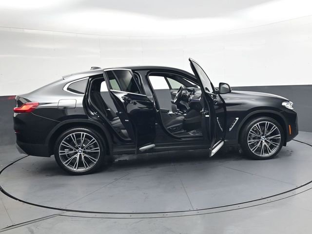 Used 2025 BMW X4 xDrive30i w/ Premium Package image 36