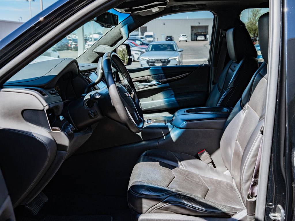 Used 2015 Cadillac Escalade Platinum image 26