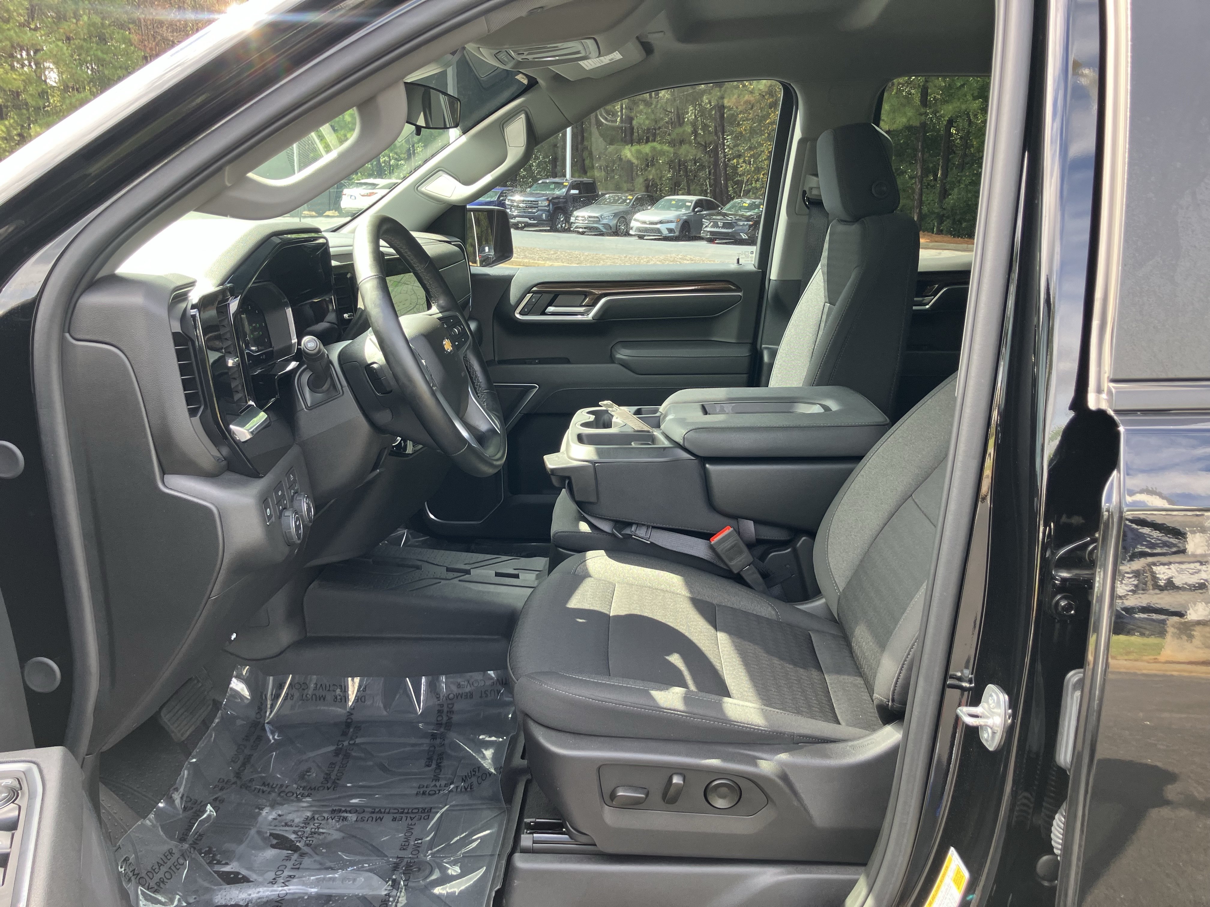 Used 2025 Chevrolet Silverado 1500 LT w/ Protection Package AWD/4WD image 16