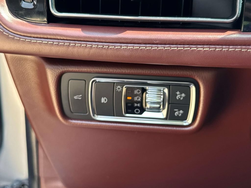 Certified 2023 Lincoln Aviator Black Label w/ Class IV Trailer Tow Package AWD/4WD image 25