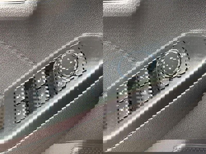 Used 2025 Ford Escape Platinum image 24