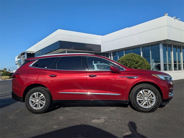 Used 2018 Buick Enclave Essence image 3