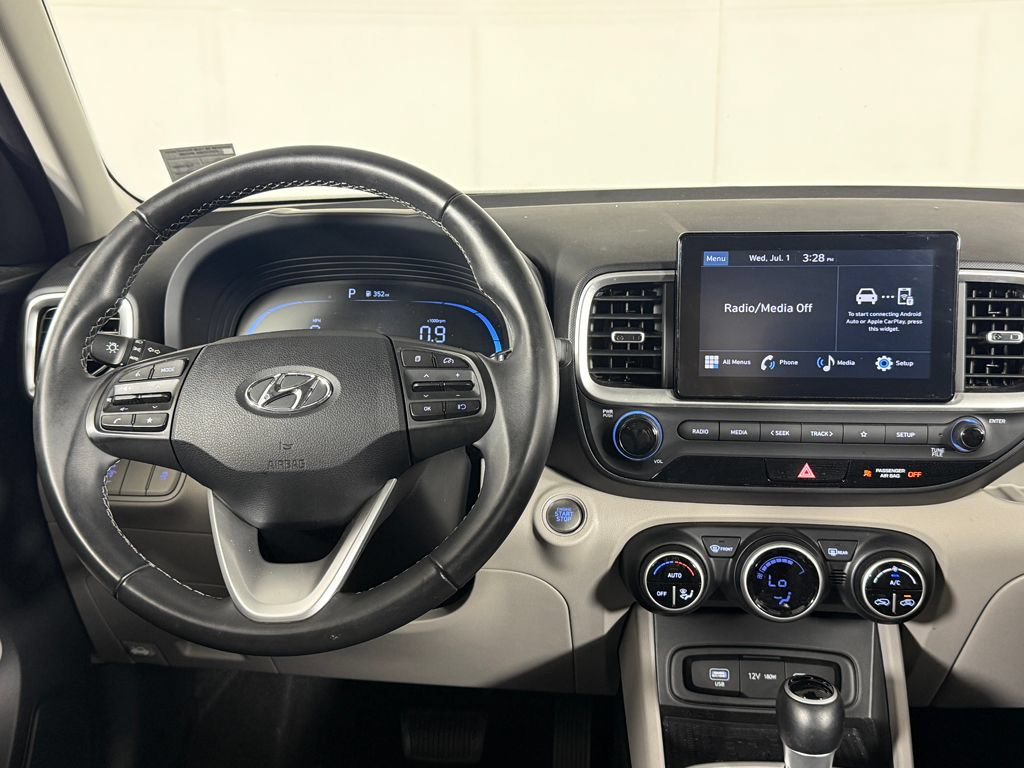 Certified 2026 Hyundai Venue SEL FWD image 32