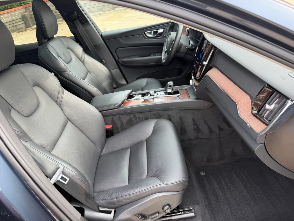 Certified 2024 Volvo XC60 B5 Plus w/ Protection Package Premier AWD/4WD image 22