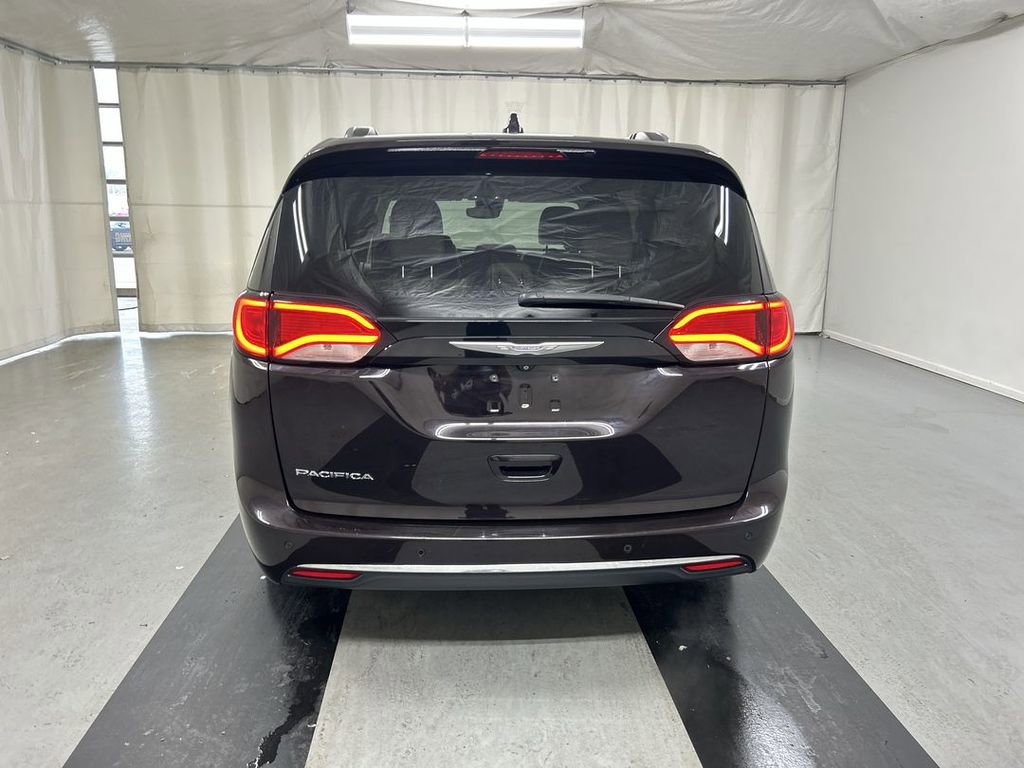Used 2017 Chrysler Pacifica Touring-L Plus w/ Advanced Safetytec Group FWD image 21