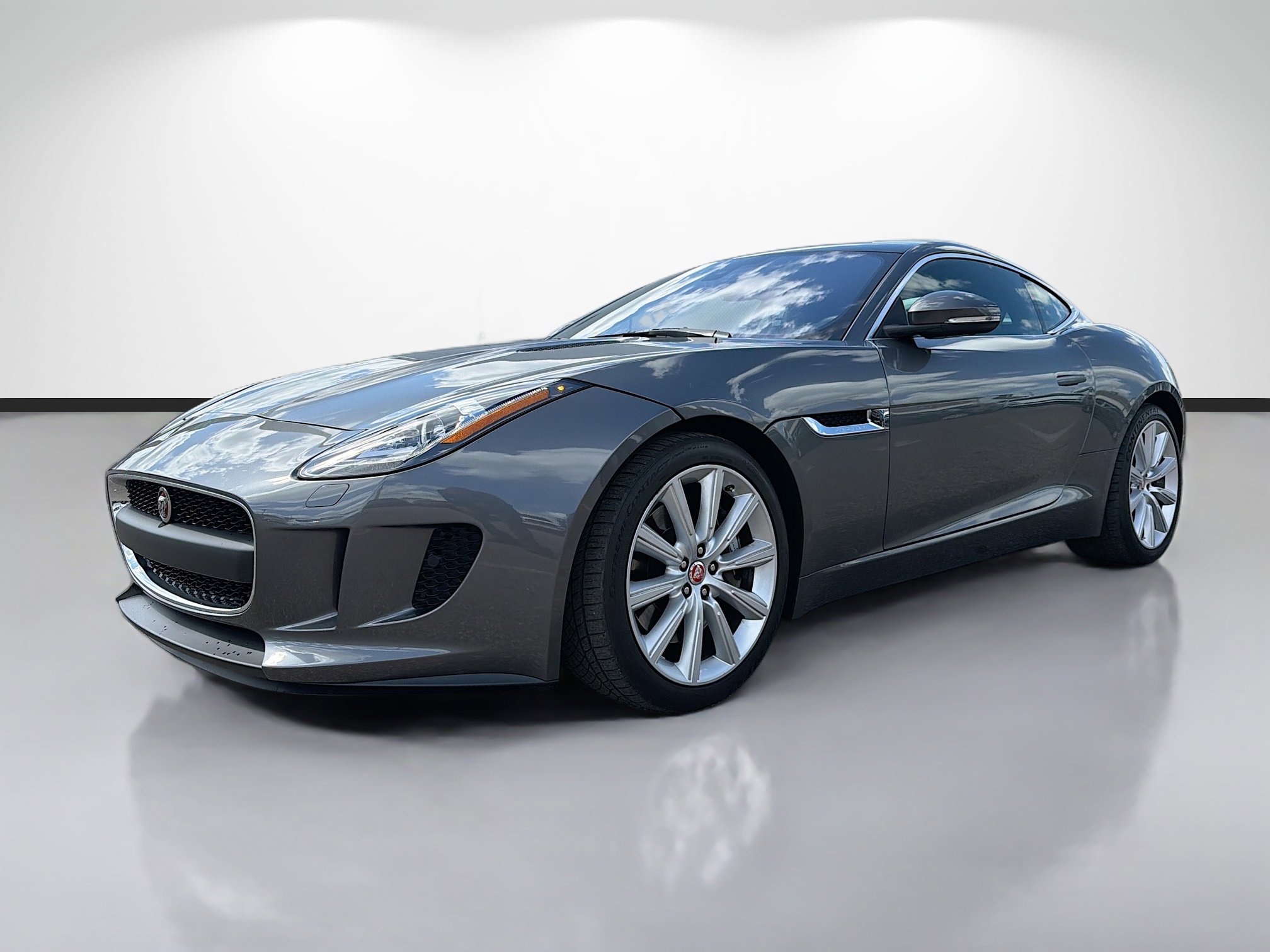 Used 2017 Jaguar F-TYPE Coupe image 7