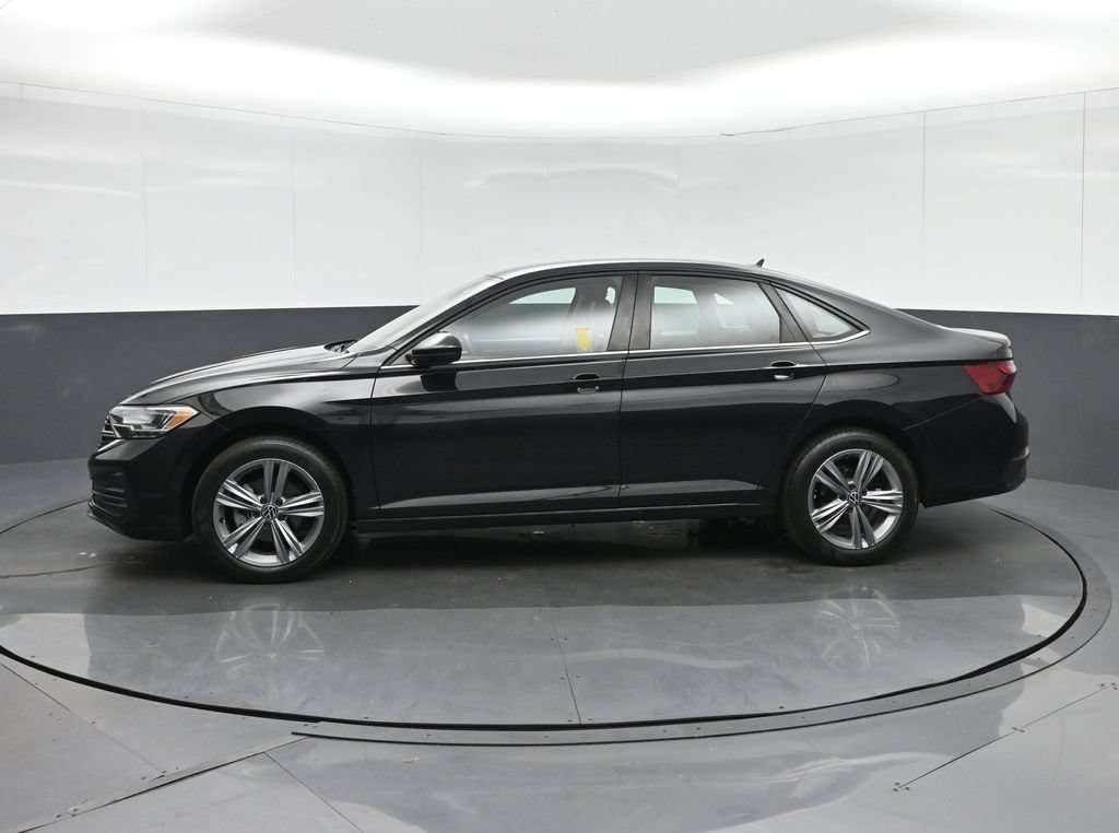 Used 2024 Volkswagen Jetta SE FWD image 4