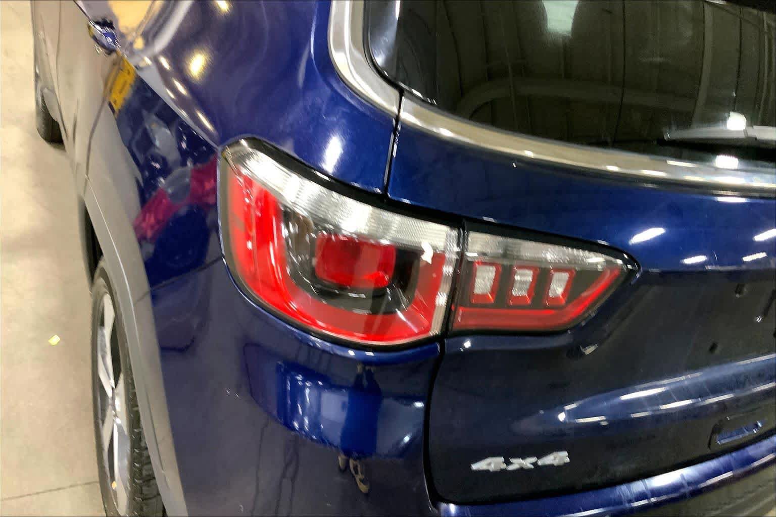 Used 2018 Jeep Compass Latitude w/ Popular Equipment Group AWD/4WD image 29