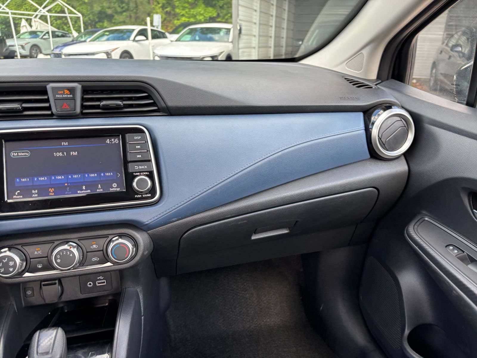Used 2025 Nissan Versa SV FWD image 31