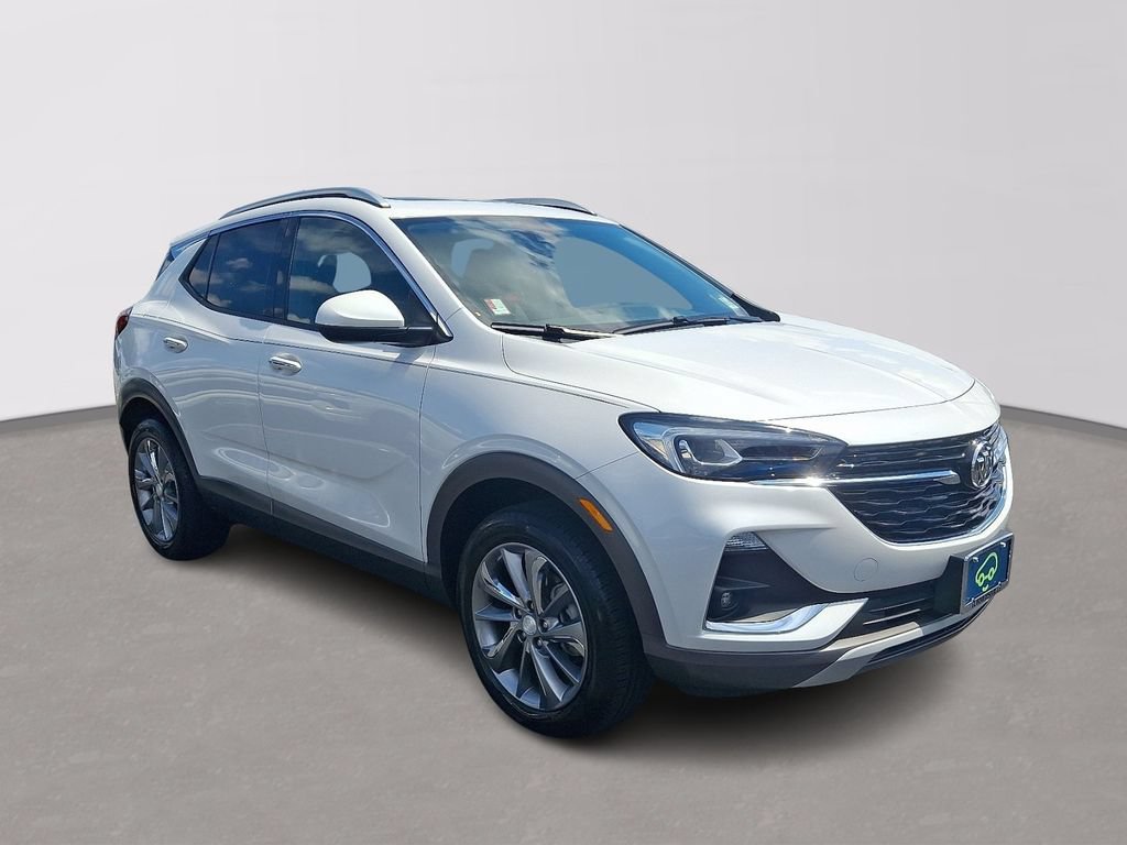 Certified 2022 Buick Encore GX Essence w/ Experience Buick Package AWD/4WD image 3