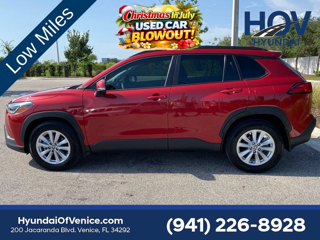 Used 2024 Toyota Corolla Cross LE w/ Moonroof Package FWD image 40