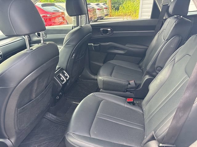 Used 2024 Kia Sorento EX AWD/4WD image 13