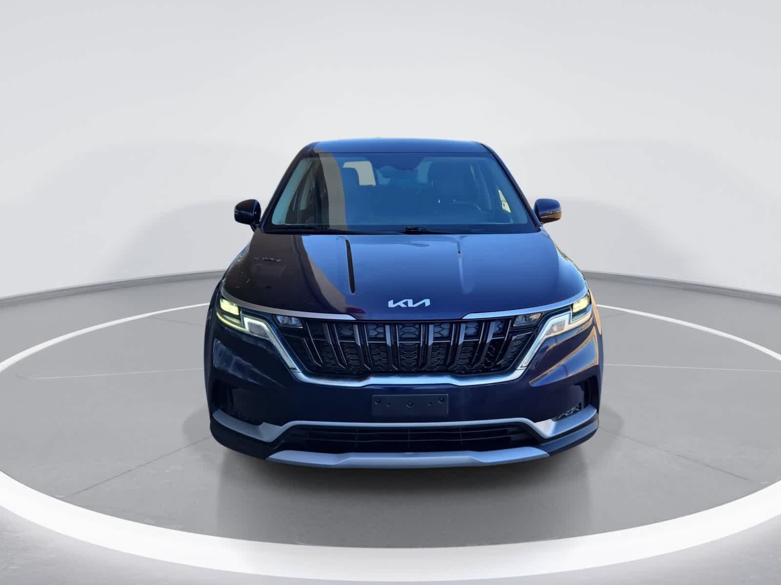 Used 2022 Kia Carnival LX FWD image 3