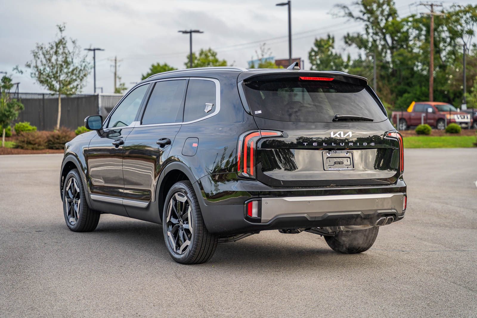 New 2025 Kia Telluride EX w/ EX Captain's Chair Package image 3